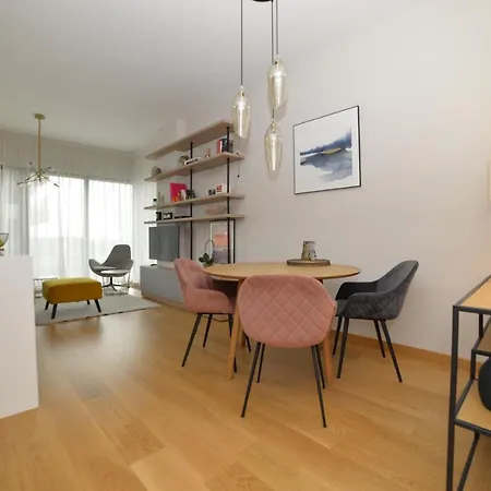 River Apartment *